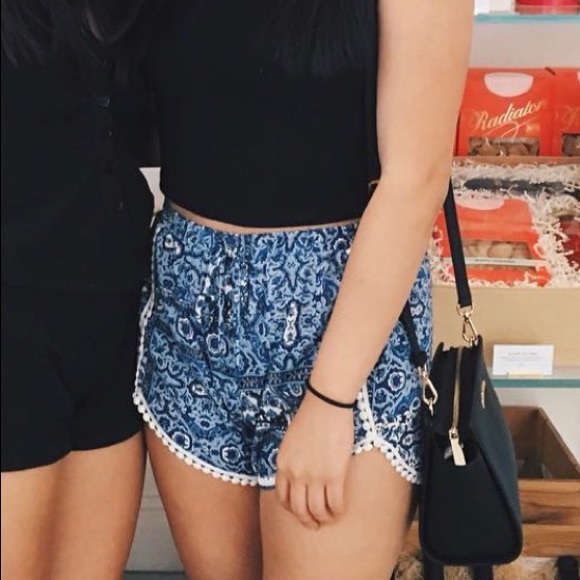 Charlotte Russe Drawstring Pattern Shorts - Picture 4 of 4